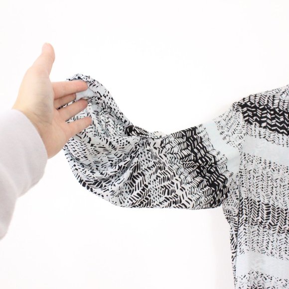 *Le Chateau Button Up Blue Printed Blouse - Picture 4 of 6